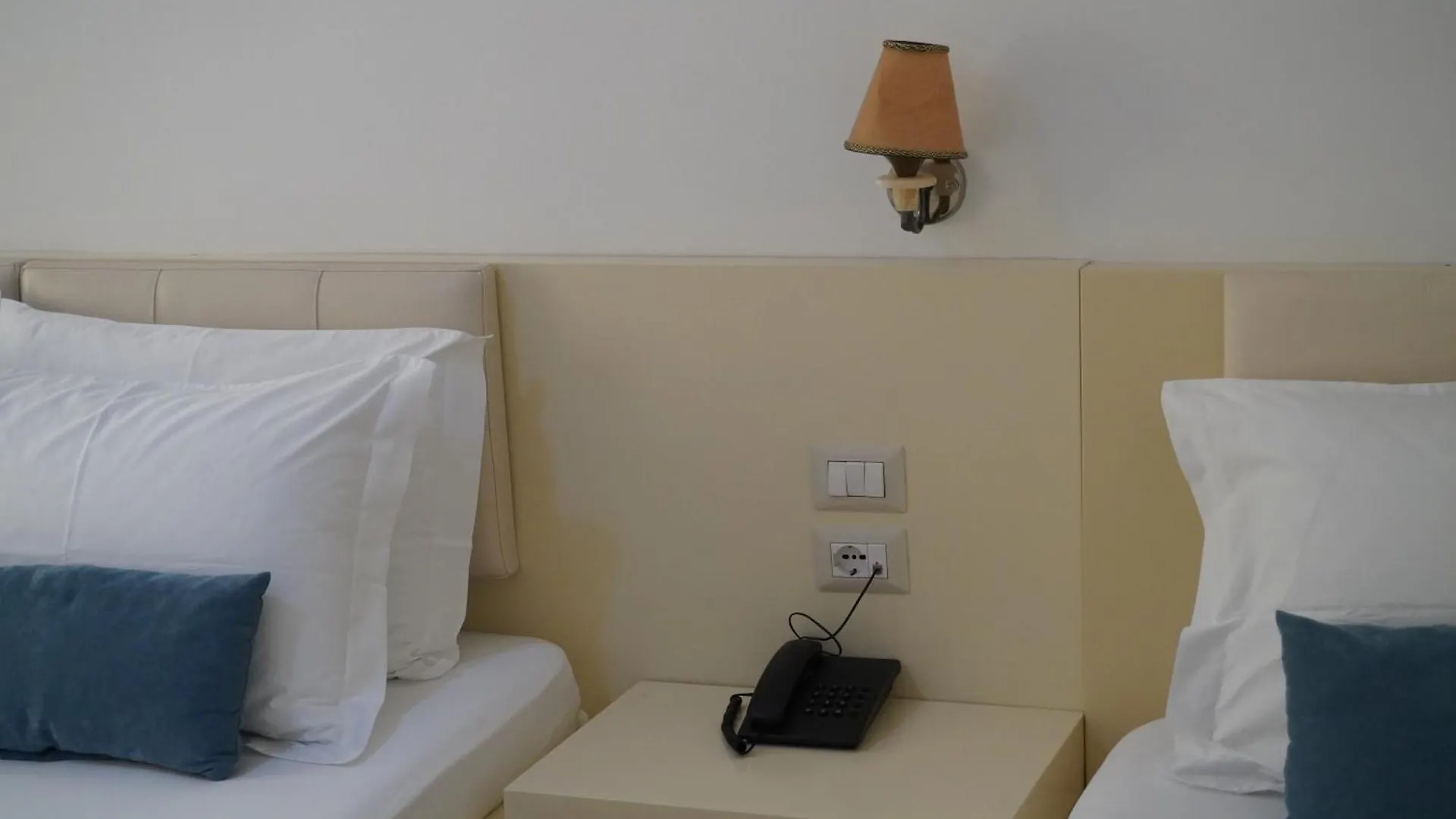 ****  Hotel Agel Sarandë Albánie