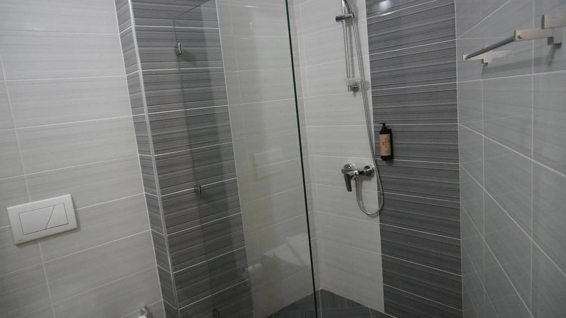 ****  Hotel Agel Sarandë Albánie