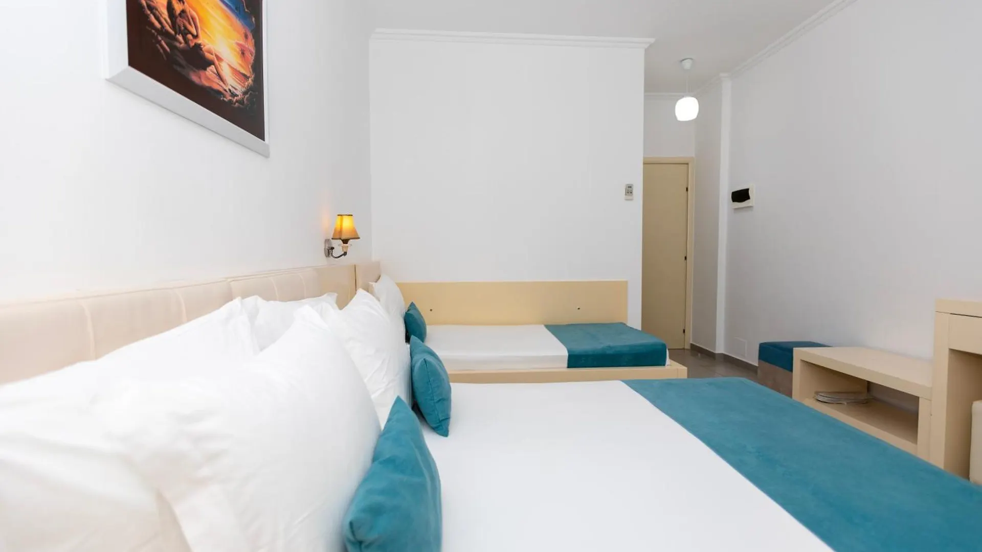 Hotel Agel Sarandë 4*,