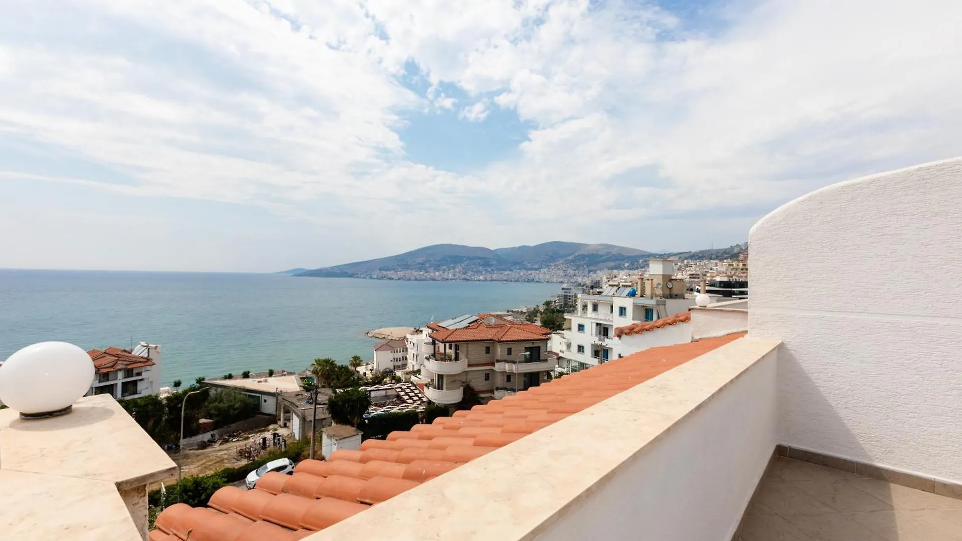Hotel Agel Sarandë 4*,