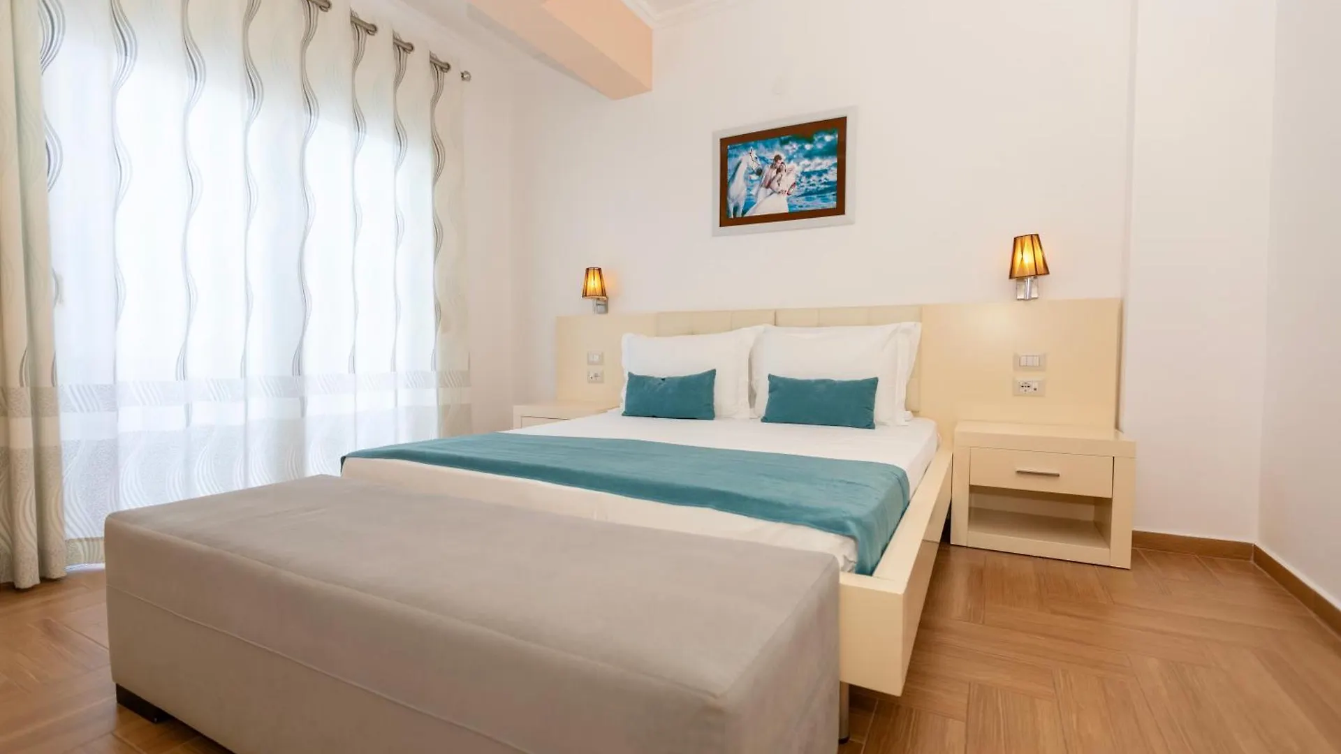 Hotel Agel Sarandë 4*,